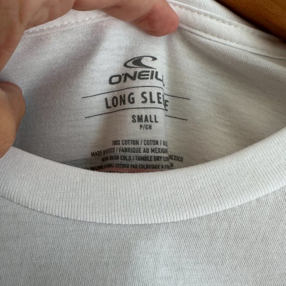 O'NEILL New Shirt Men's Small Long Sleeve Graphic T-Shirt White NWT Pullover - Picture 4 of 7